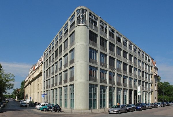 Gebäude AOK PLUS Hauptstandort Dresden Sternplatz | kubusIT - Arbeitsgemeinschaft von Körperschaften des öffentlichen Rechts eGbR