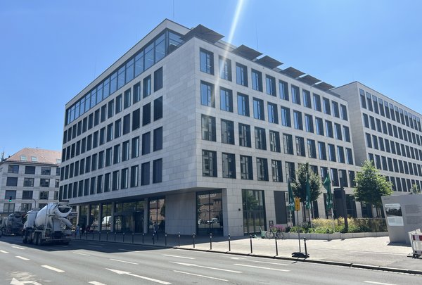 Gebäude der AOK Bayern Direktion Nürnberg | kubusIT - Arbeitsgemeinschaft von Körperschaften des öffentlichen Rechts eGbR